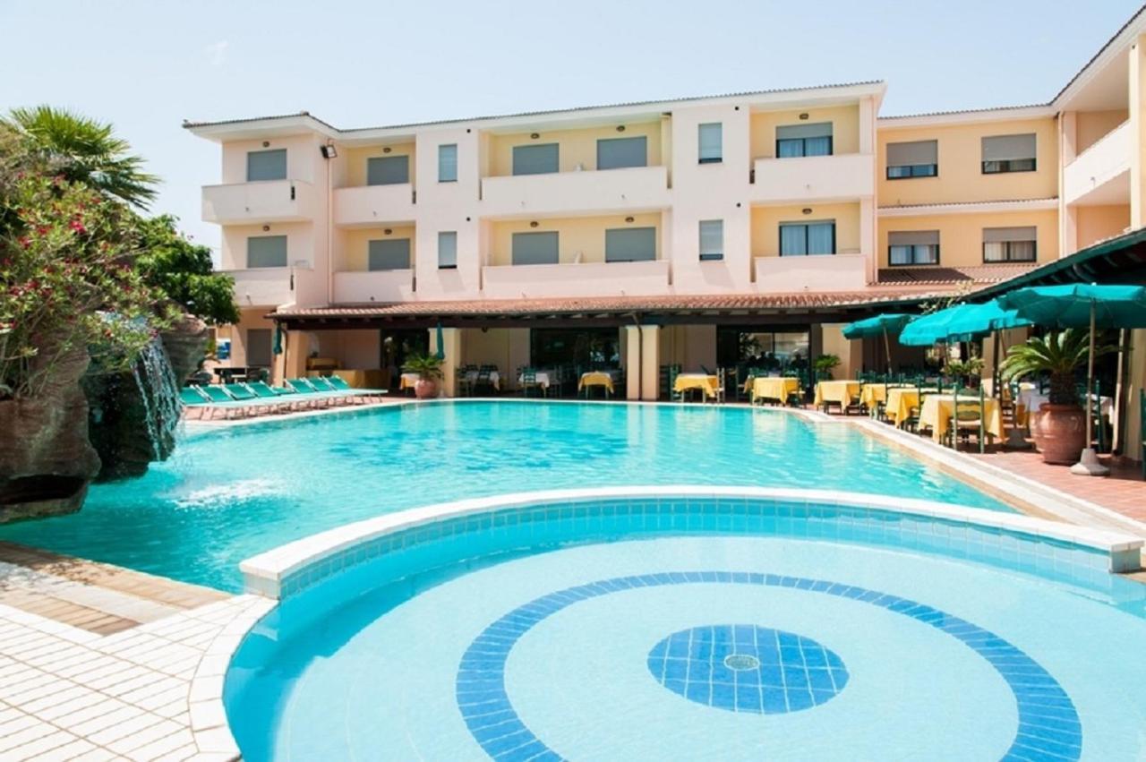 Le Residenze Del Golfo Di Orosei Exterior foto